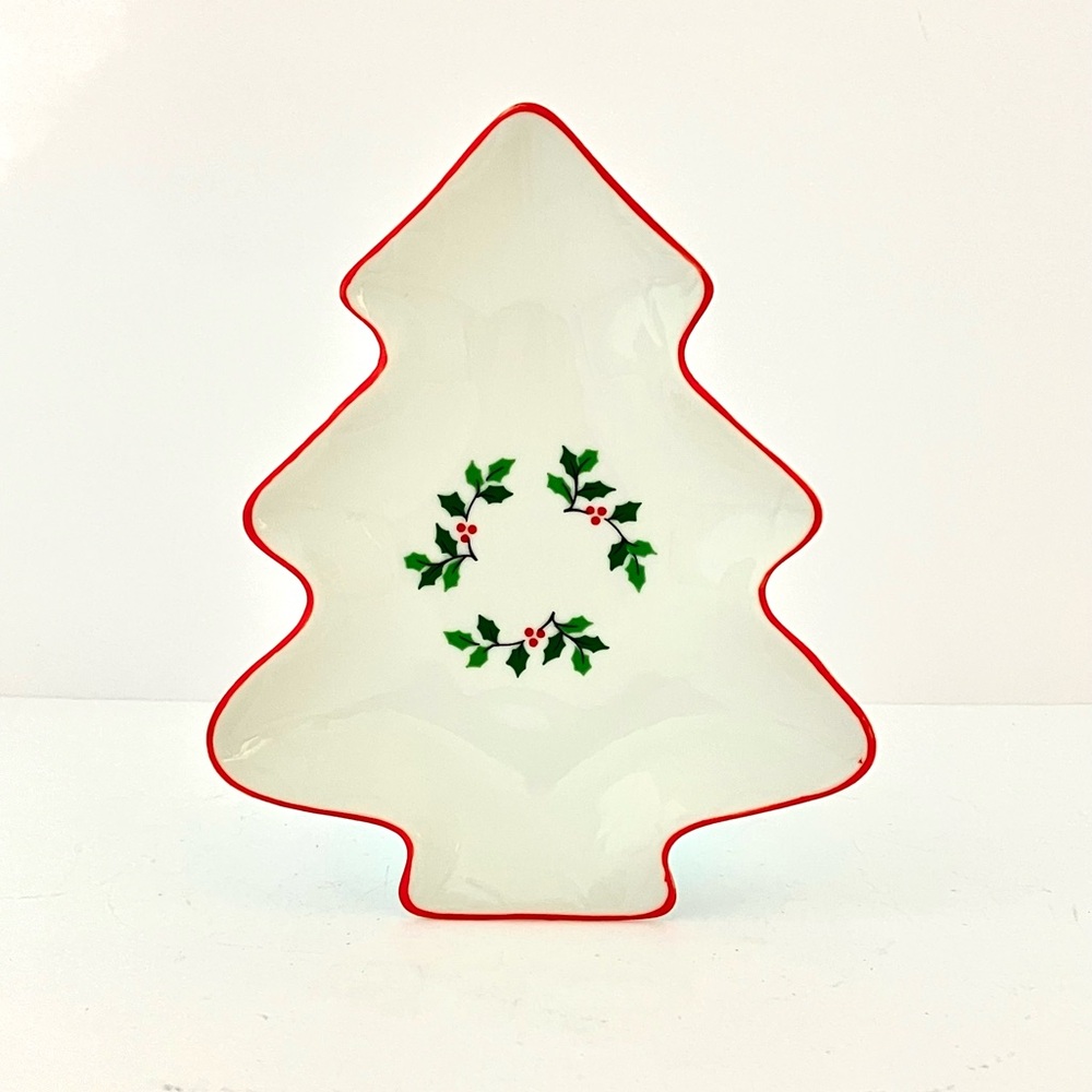 Colonial Candle of Cape Cod Christmas Tree Porcelain Candy Dish Holly Japan VTG